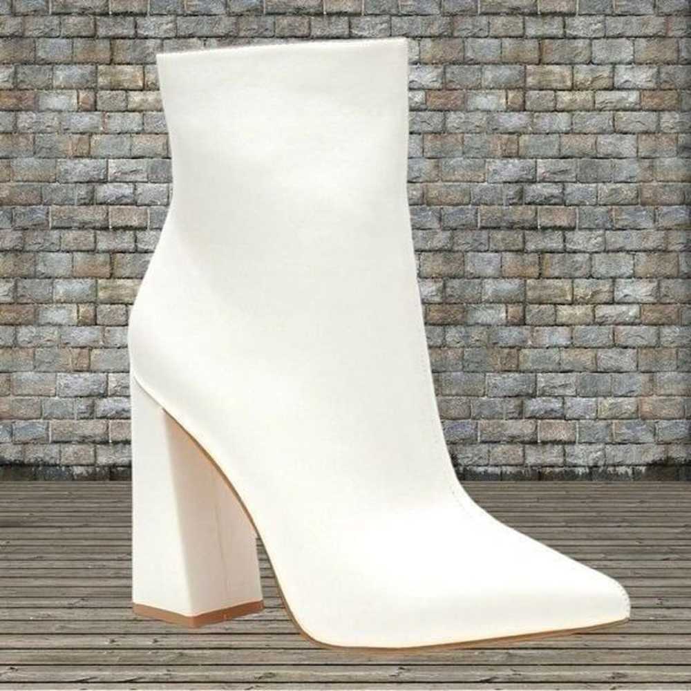 Boohoo new white pointy toe flared heel ankle boo… - image 1