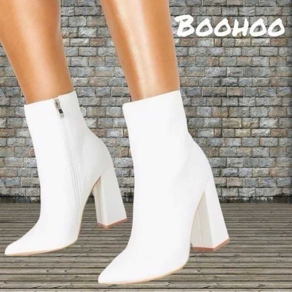 Boohoo new white pointy toe flared heel ankle boo… - image 2