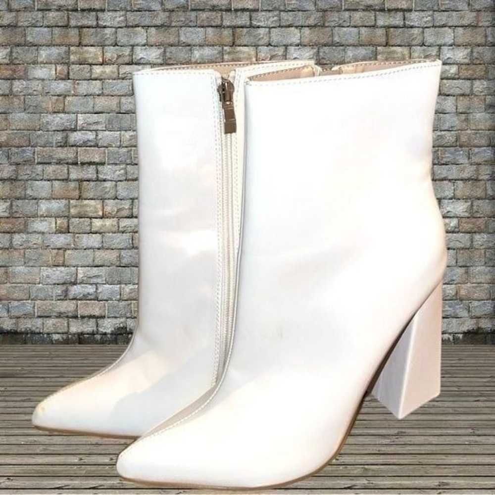 Boohoo new white pointy toe flared heel ankle boo… - image 3