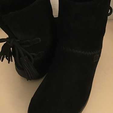 FitFlop women black suede short boots Size 8