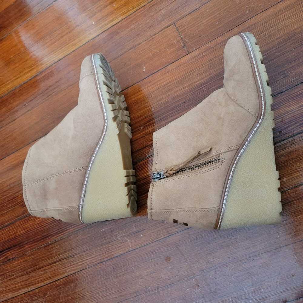 Tom's Avery Tan Wedge Ankle Boots Size 8 W - image 3