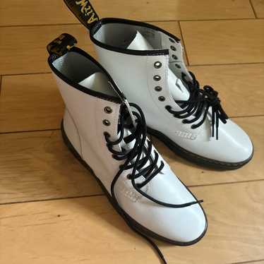 Dr. Martens Air Wair - image 1