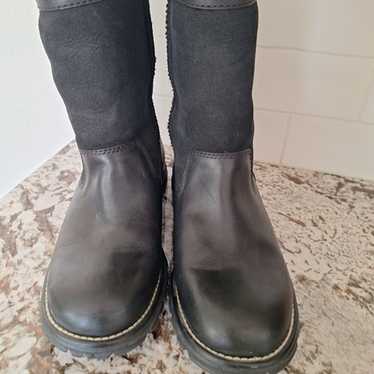 Ugg black leather with fur boots size 7