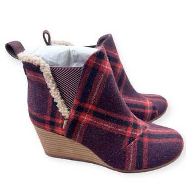 TOMS Kelsey Ankle Wedge Plaid Booties  Barn Red Ea