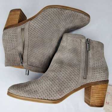 Lucky Brand Petre Taupe Booties Boots size 9.5