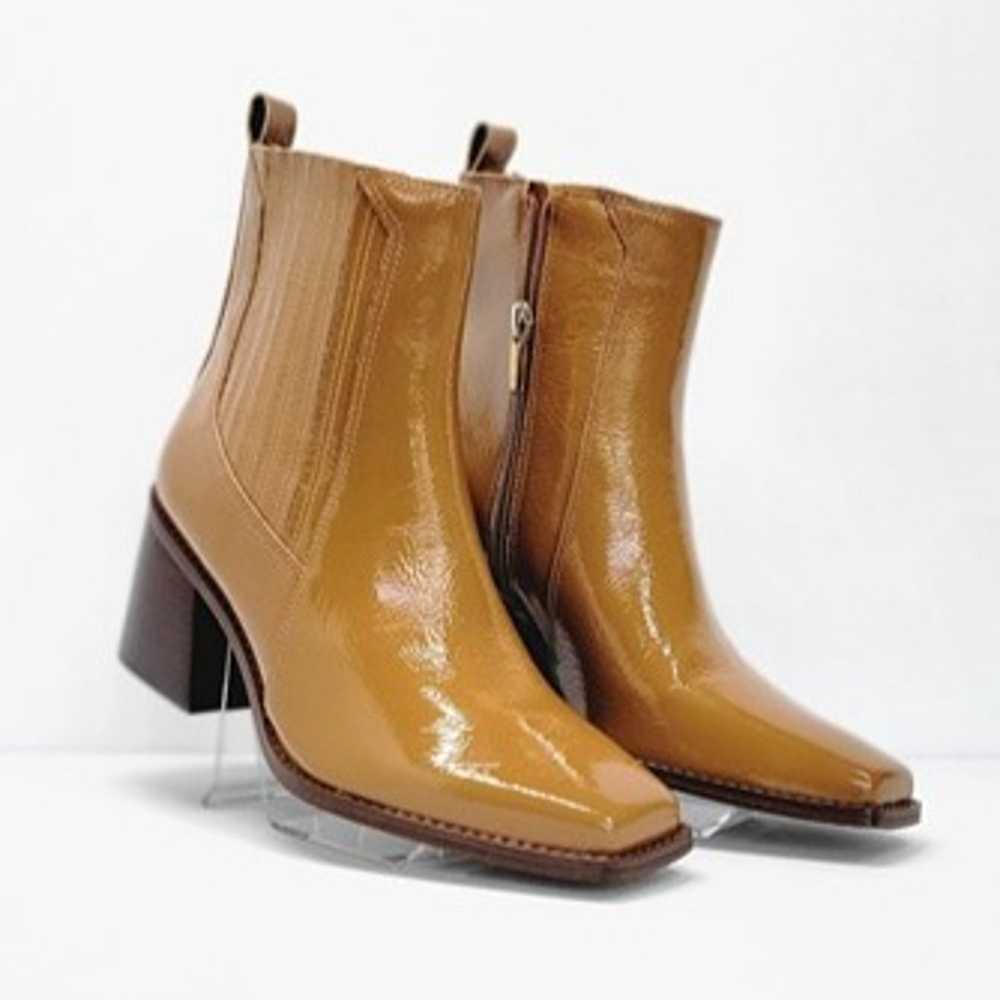 VINCE CAMUTO Sojetta Booties Sz 8 NEW - image 1