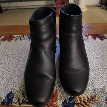 Clarks Black Boots Sz 9M