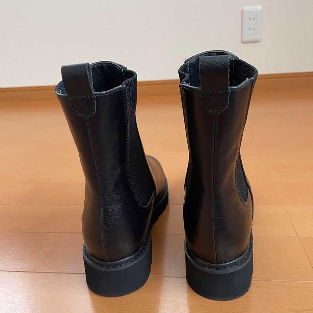 Black leather Chelsea boots. - image 2