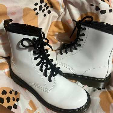 Dr. Martens 1460 white