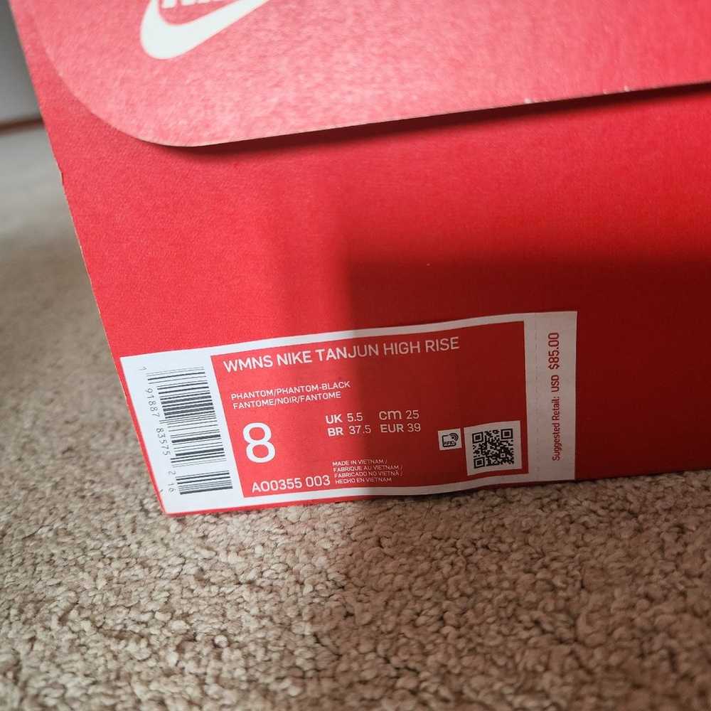 Nike winter boots with box - image 3