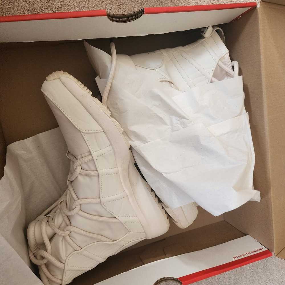 Nike winter boots with box - image 4