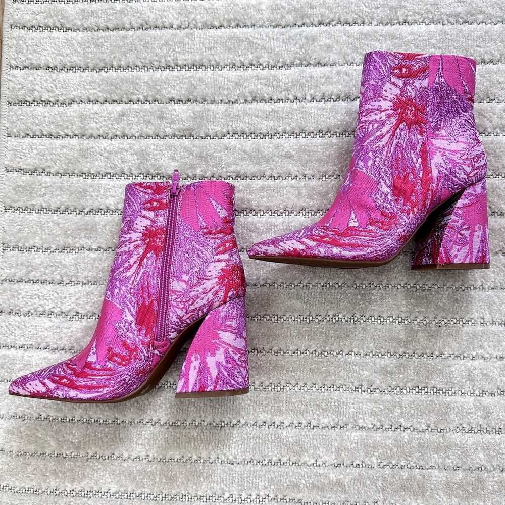 NEW Gianni Bini Callen Floral Brocade Block Heel … - image 2