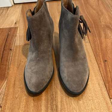 NWOT VIONIC Madeline Ankle Suede Boots