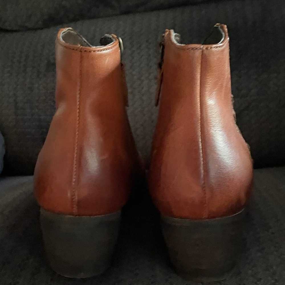 Women’s Clarks Leather Boots Size 8 - image 2