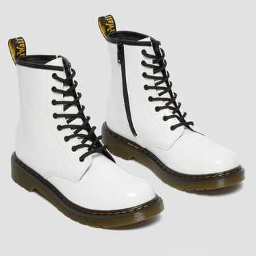 NWOT DR MARTENS SZ 7