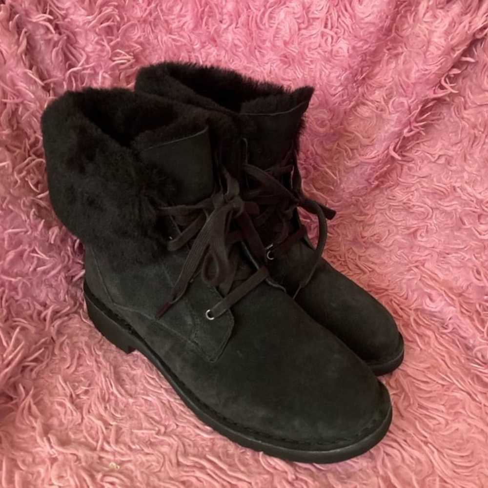 NWOT Ugg Weylyn Black Genuine Shearling Suede Com… - image 5