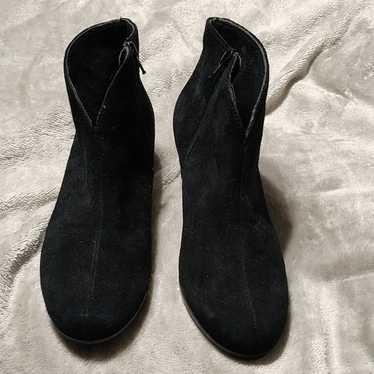 Munro Sueded Ankle Boots Black size 8.5