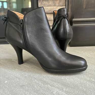 Sofft Ankle Boots Women Size 6.5 Black Leather 3”… - image 1