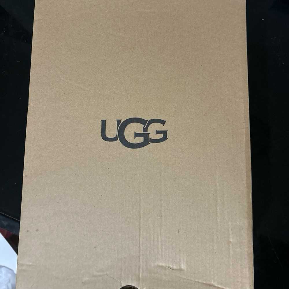 UGG - image 1