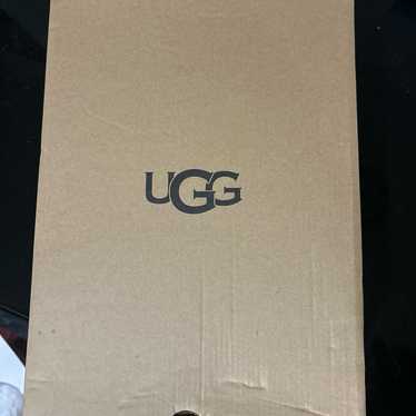 UGG - image 1