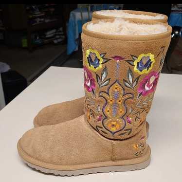 Ugg Juliette floral embroidered boots size 6