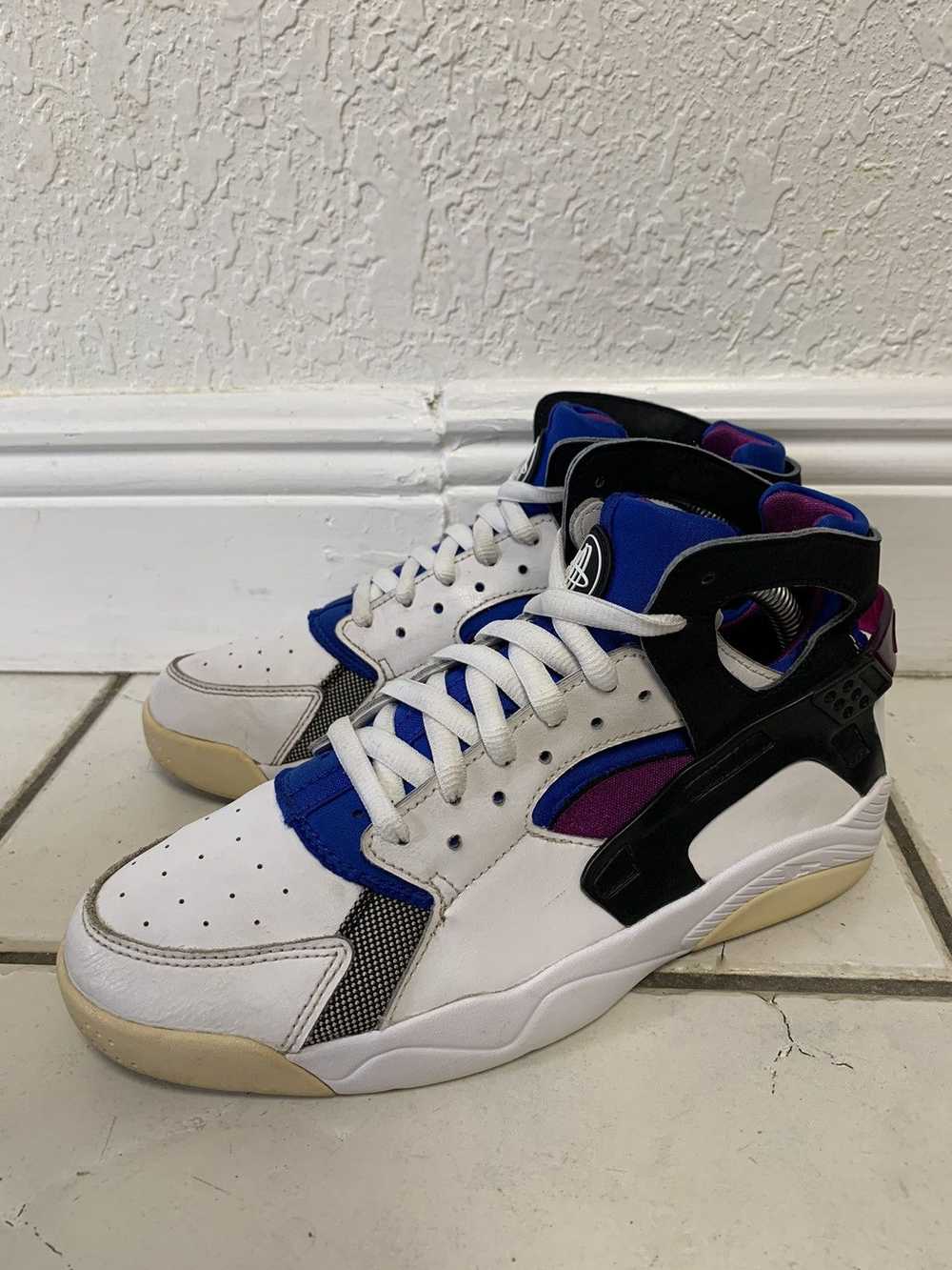 Nike Nike Air Flight Huarache 2014 Size 7 - image 1