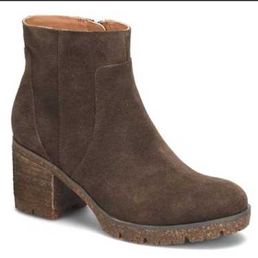 New Korks Esmeralda Ankle Bootie Size 10 Suede Sta