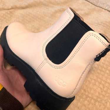 SEND OFFERS !!!!Womens ugg Chelsea boot size 8.5 - image 1