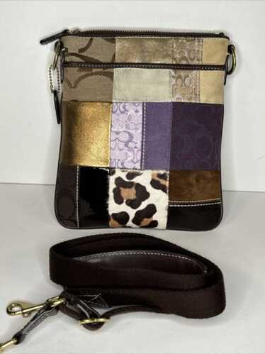 バッグ coach patchwork shoulder bag signature m_655d81ef32c1dc43b0b8c562.jpg