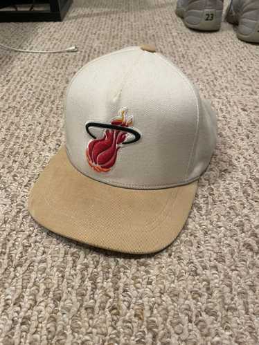 Mitchell & Ness Miami Heat Mitchell & Ness SnapBac