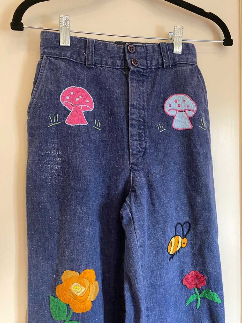 1970s vintage embroidered jeans cutesy (XS) | Use… - image 2