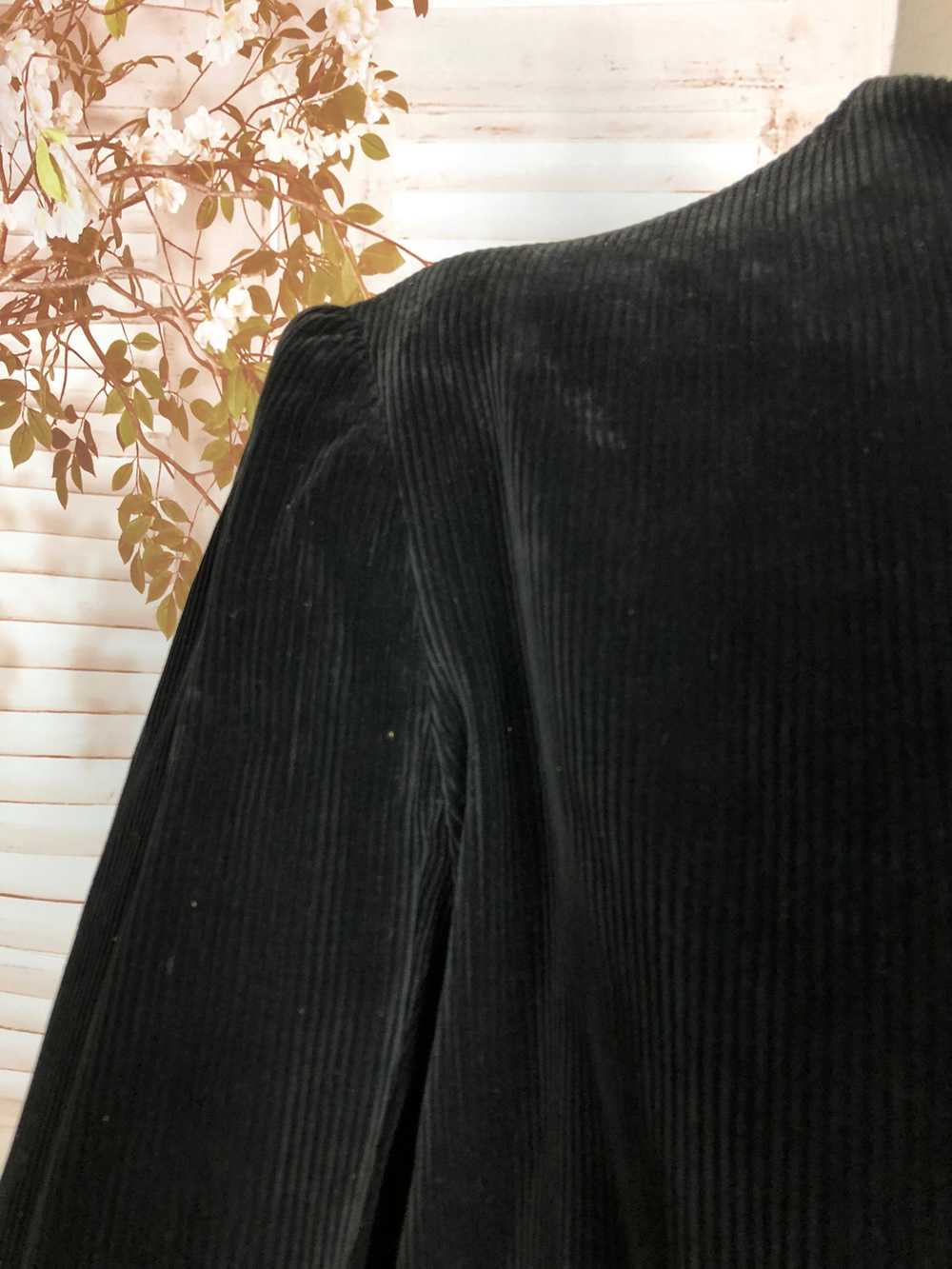 Fabulous Original 1940s Vintage Black Corduroy Sw… - image 11