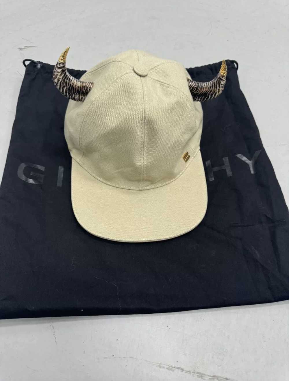 Givenchy Givenchy 21ss cowhorn hat - image 1