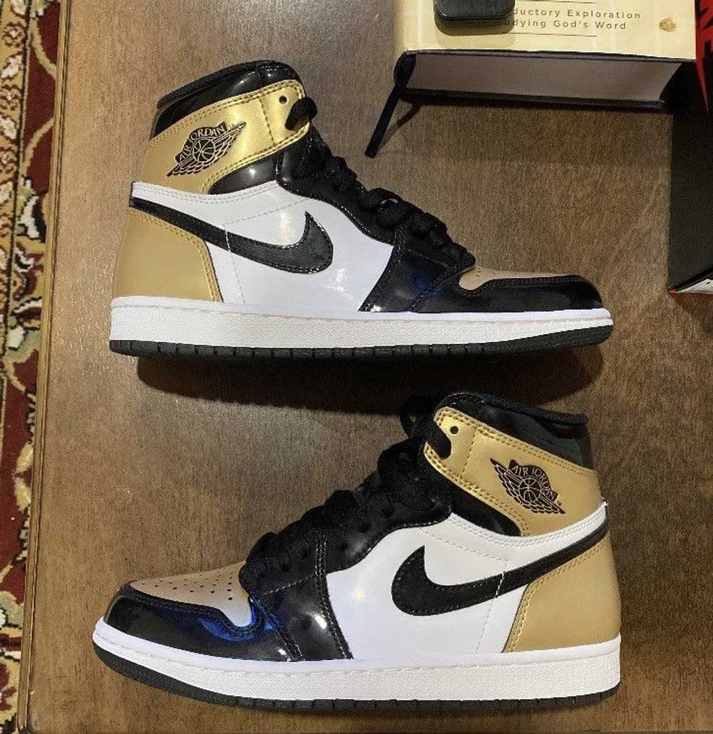 Jordan Brand × Nike Air Jordan 1 Gold Toe NRG - image 2