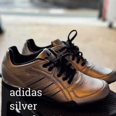 adidas silver sneakers, size 26cm.