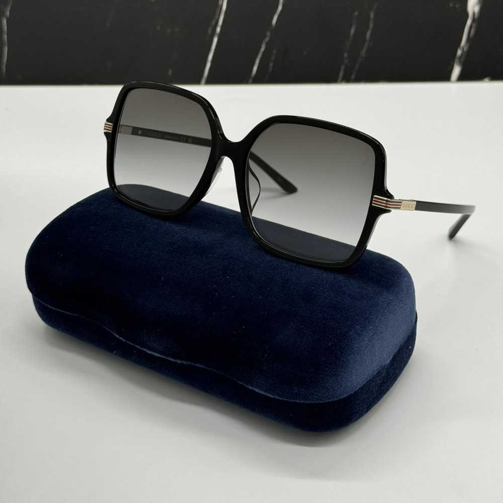 Gucci Oversized sunglasses - image 2