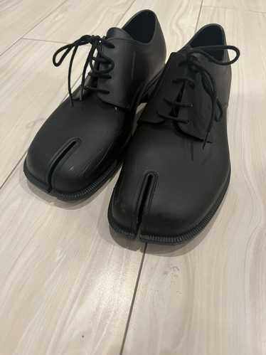 Maison Margiela Black Rubber Tabi Derbys