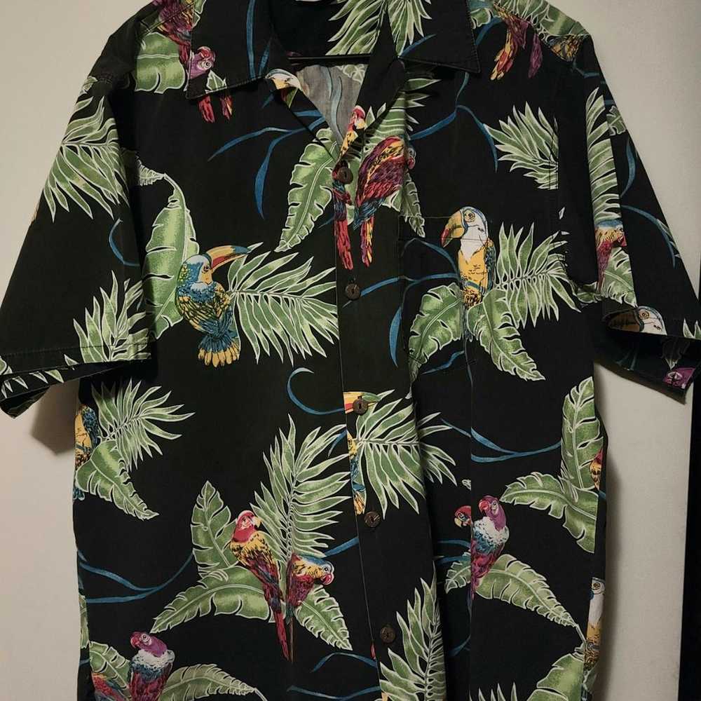 Go Barefoot Paradise Hawaiian Parrot Button Up Sh… - image 1