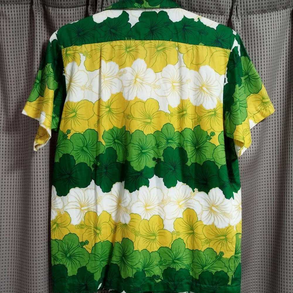 【M】Short-sleeved men's aloha shirt with hibiscus … - image 2