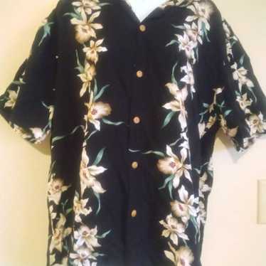 Paradise Found S/S Floral Hawaiian Button Down Sh… - image 1