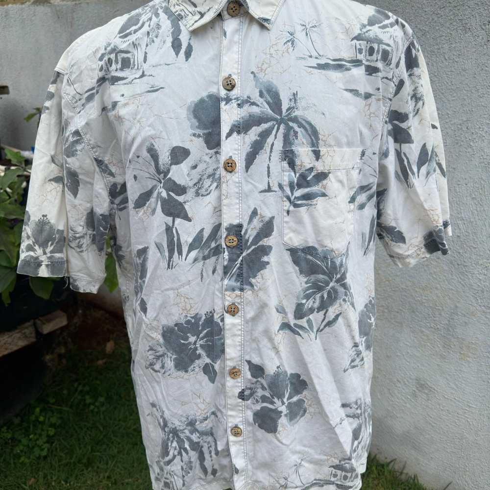 PreOwned Kahala Hawaiian Print White/Gray Full Bu… - image 1