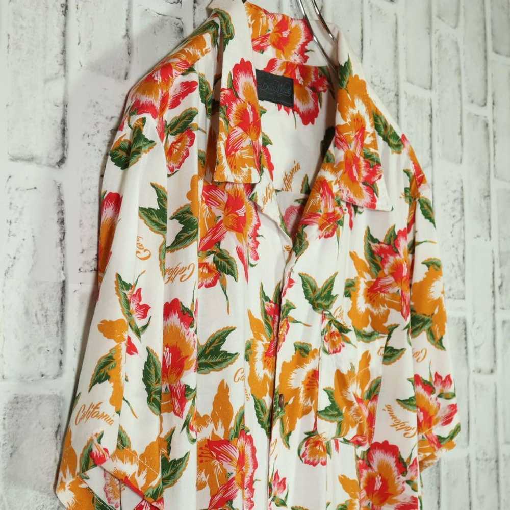 【Stylish Outfit】Vintage Aloha Shirt 100% Rayon Hi… - image 6