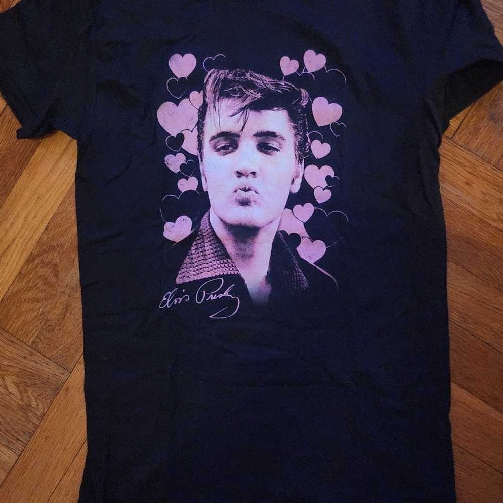 Elvis Presley t-shirt small - image 1