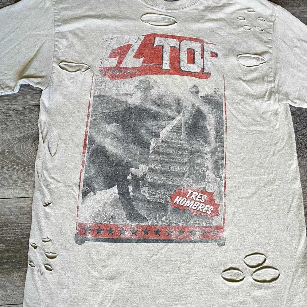 ZZ Top Tres Hombres Distressed Band Graphic T Shi… - image 2