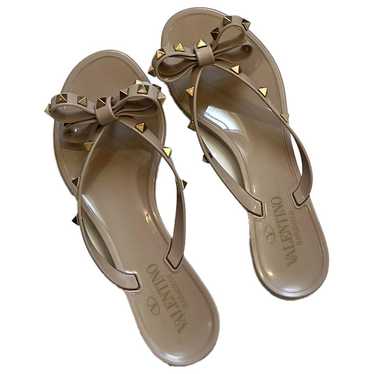 Valentino Garavani Roman Stud flip flops