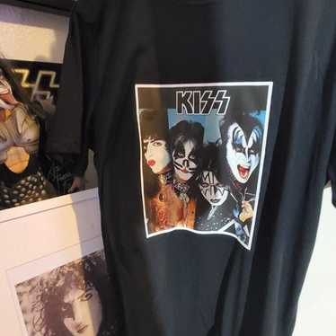 Custom kiss tshirt 76 - image 1