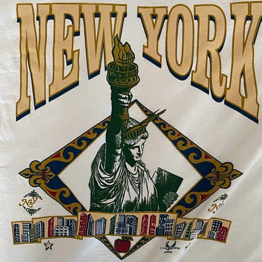 Vintage New York Graphic T-Shirt - image 3