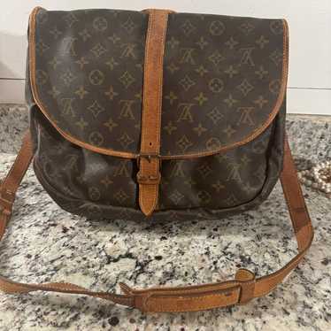 Auth Louis Vuitton Saumur