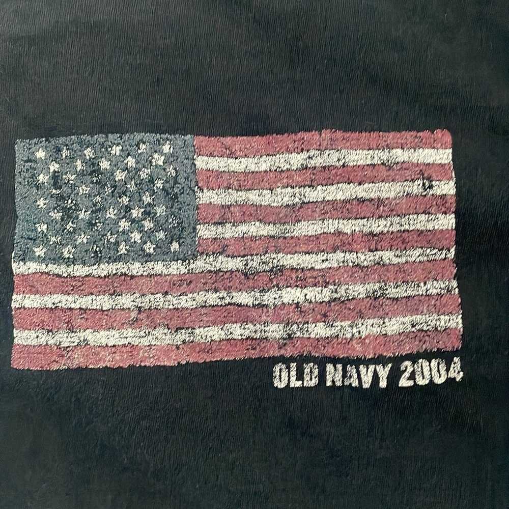 Old Navy 2004 T-shirt - image 3