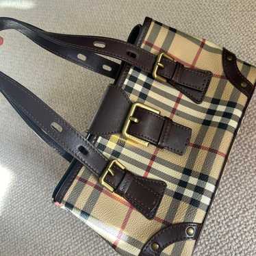 Burberry London Handbag in excellent condition BUR